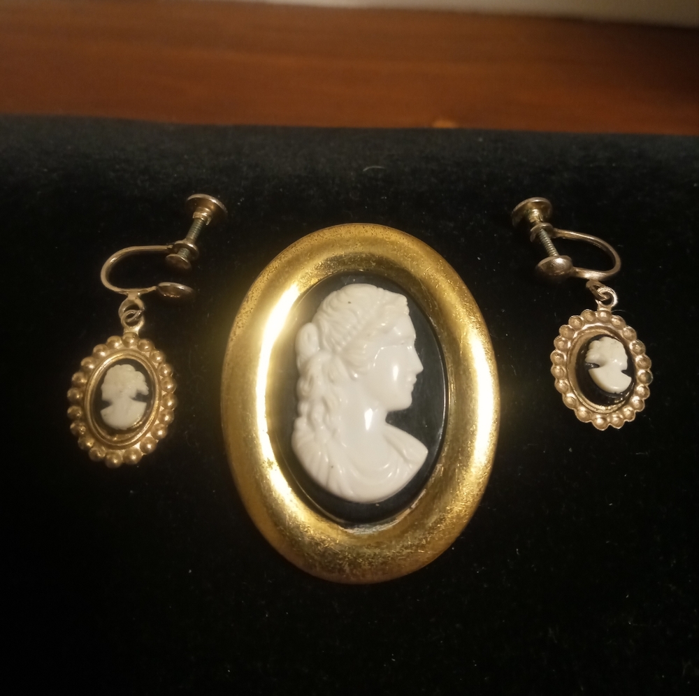 Vintage Cameo Brooch & Earrings